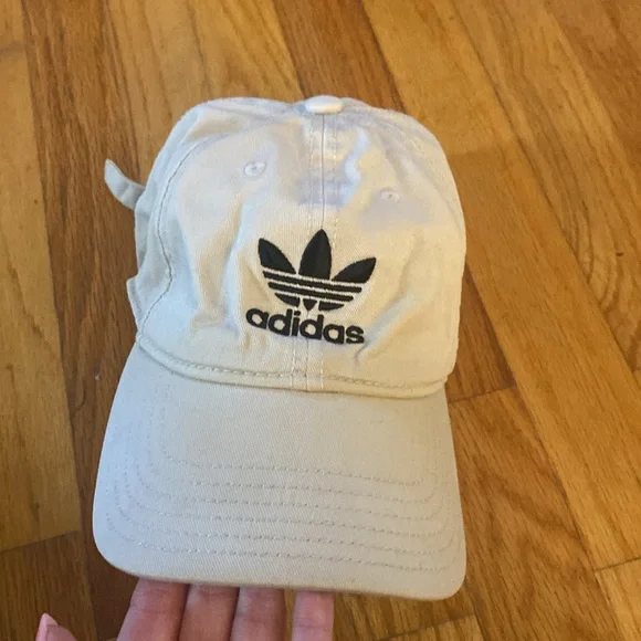 ADIDAS tan hat - Picture 3 of 6